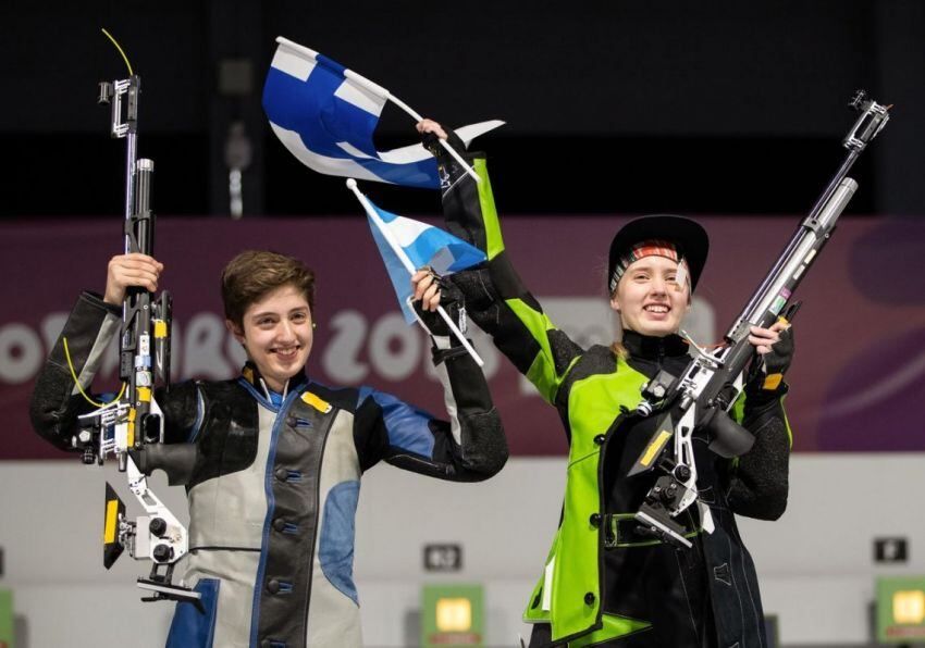 
    Facundo siempre da en el centro.
   