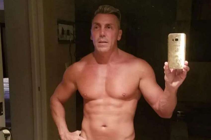 Gastón Gil (46) está detenido por atacar a su pareja. / La Nación