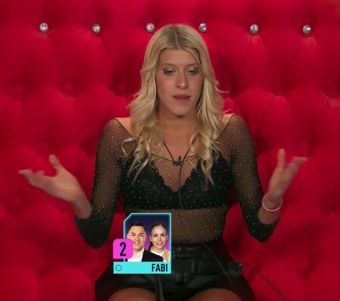 Camila entró al confesionario a nominar