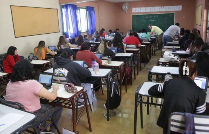 Otortgarán un incentivo económico en forma de beca de estudio para los jóvenes y adultos que continúen sus estudios superiores en carreras que son consideradas estratégicas para el sistema educativo mendocino