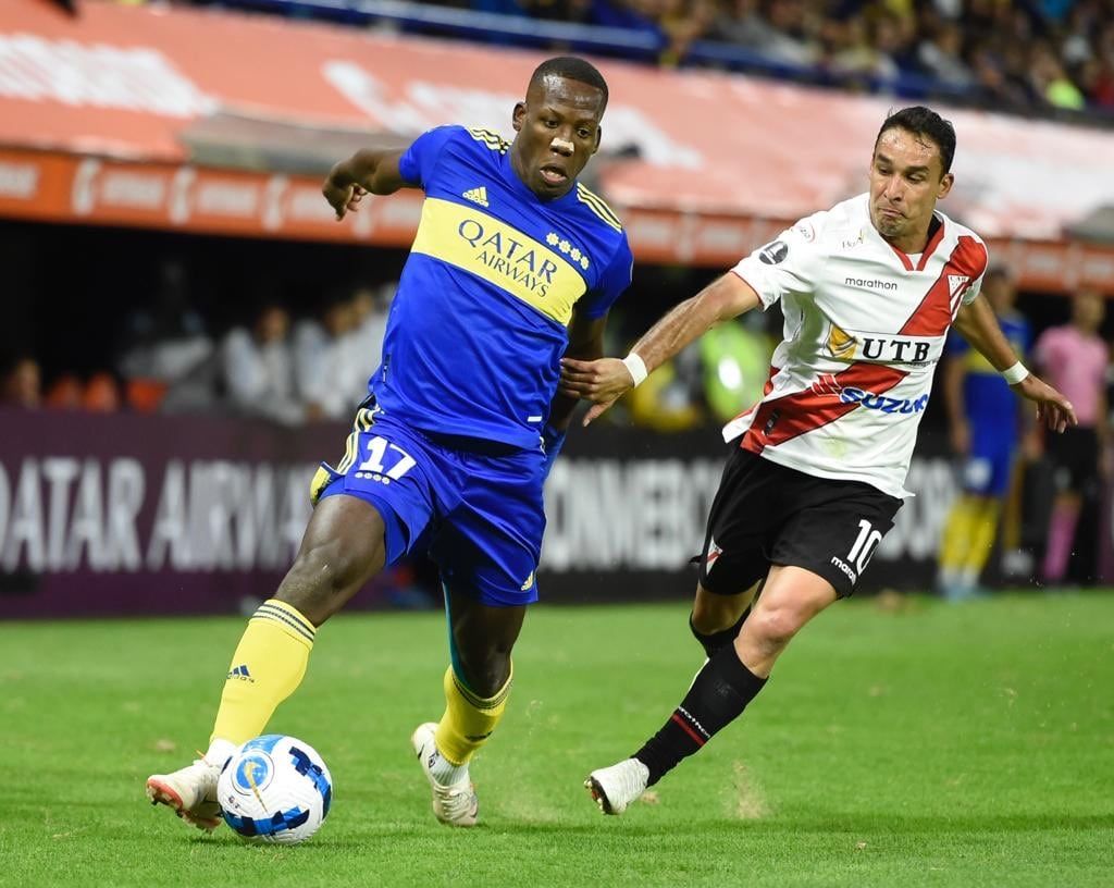 Luis Advíncula, lesionado y baja en Boca. / Twitter Boca