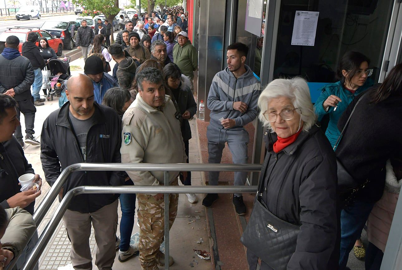 Jubilaciones y pensiones tendrían un aumento de entre 4,5% y 5% en julio.
Foto: Orlando Pelichotti
