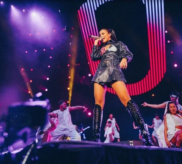 Emilia Mernes fue una de las artistas que se presentaron en la FDD.