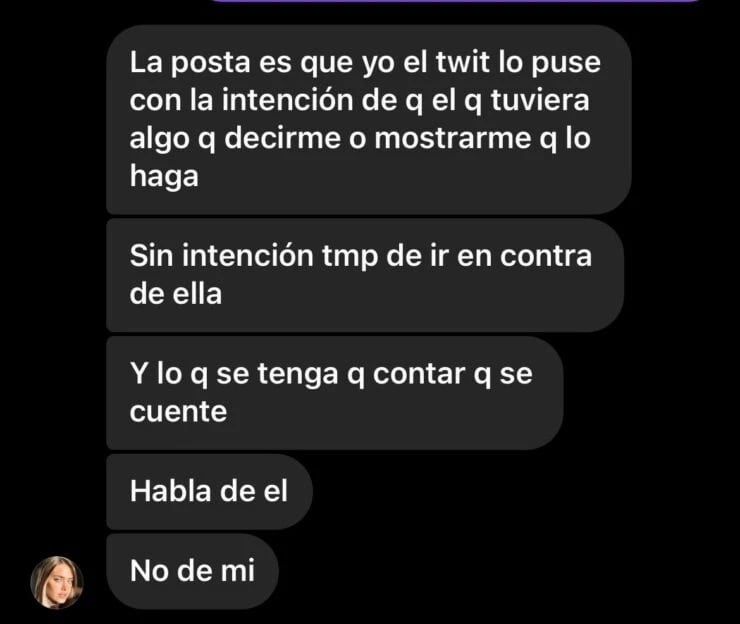 Unos chat afirman que el joven le habría sido infiel a Sabrina.