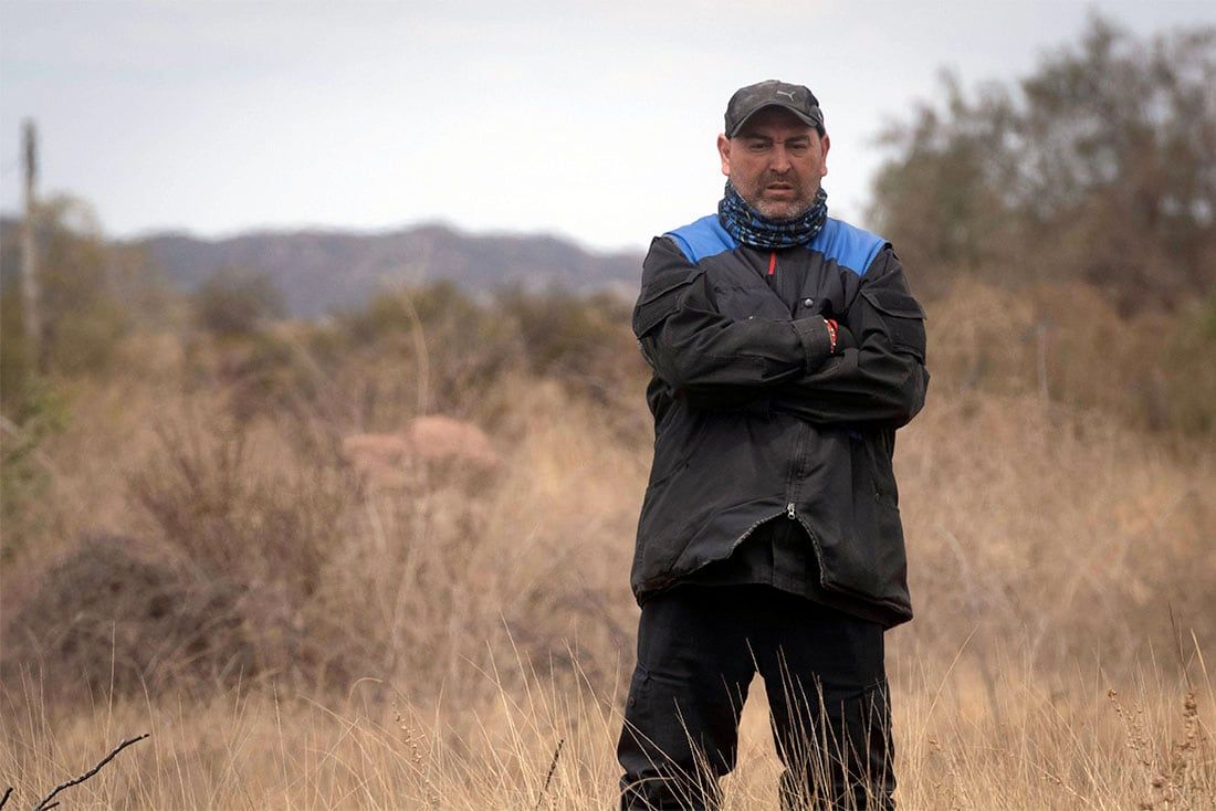 El hombre apuntado en uno de los rastrillajes que ha realizado. Ignacio Blanco/Los Andes 