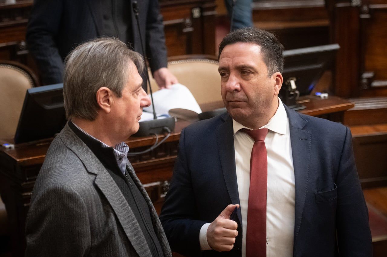 El diputado Gustavo Cairo (La Unión Mendocina) junto Omar Félix.
Foto: Ignacio Blanco / Los Andes