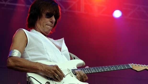 Dicen que los buenos músicos tienen reservado un lugar de privilegio en el Cielo. Que así sea.