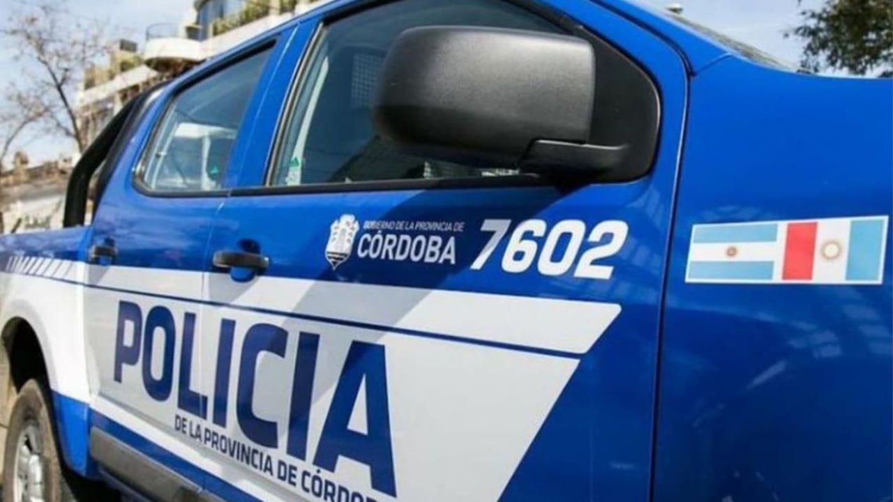 Una mujer de 38 años fue detenida tras amenazar a su pareja con un cuchillo y rociarlo con alcohol