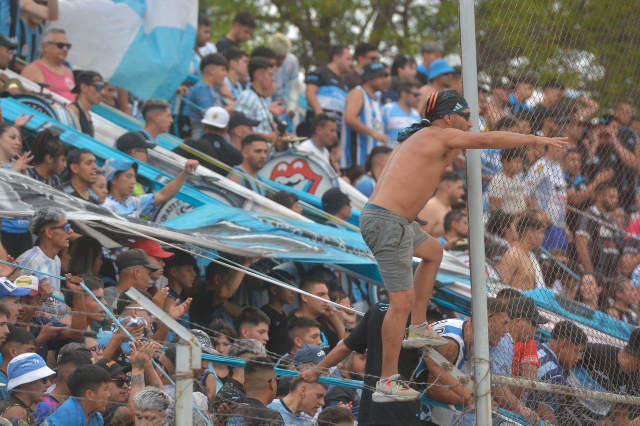 10 de Diciembre 2023  Argentino vs Fadep  Gran final del Clausura de la Liga Mendocina, Argentino vs FADEP Foto Cristian Guzzo /  Los Andes 
