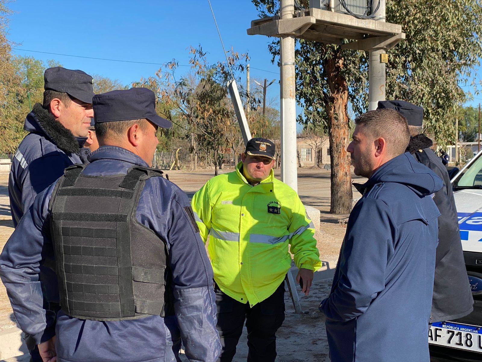 Prohibieron el ingreso de 60 hinchas de Almirante Brown por transportar armas y drogas. Foto: Ministerio de Seguridad.