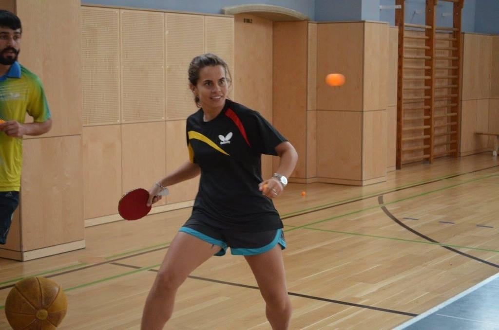 Tenzi, en épocas de tenis de mesa. / Gentileza