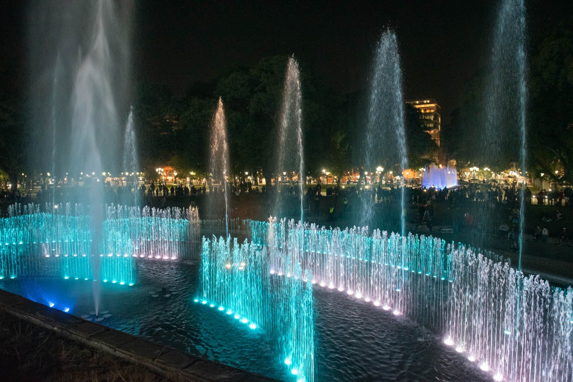 Reinauguración de la fuente de la Plaza Independencia.