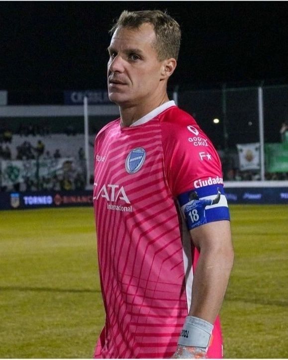 Diego "Ruso" Rodríguez, figura y capitán del Tomba