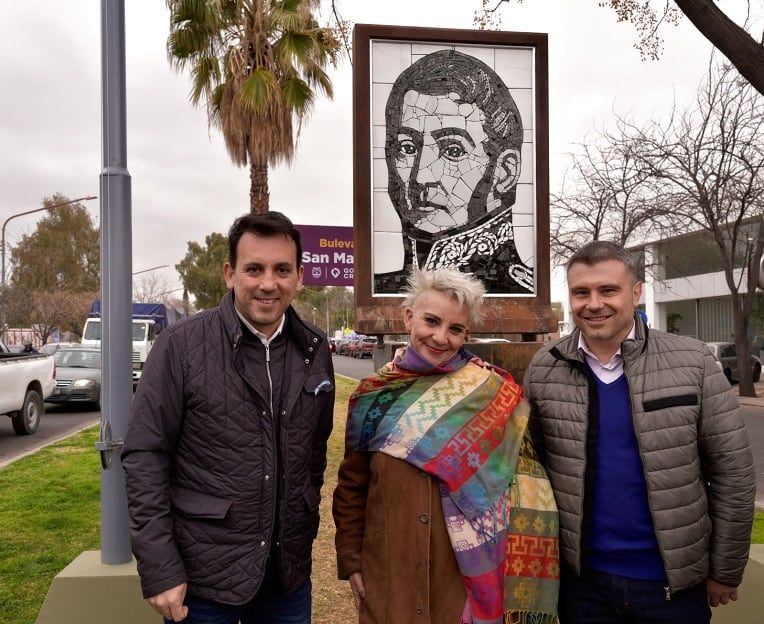 La obra está hecha con la técnica del mosaiquismo.