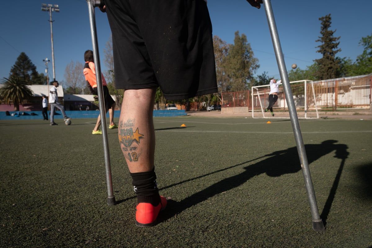 Liga Nacional de Fútbol de Amputados.  En el polideportivo del Barrio de la Gloria se disputó la tercera fecha entre Los Cóndores de Mendoza y Los Leones de Tucuman.  