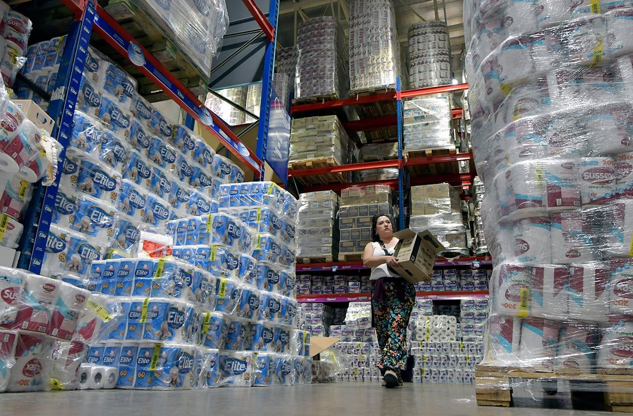 Compras en supermercados y mayoristas Foto. Orlando Pelichotti