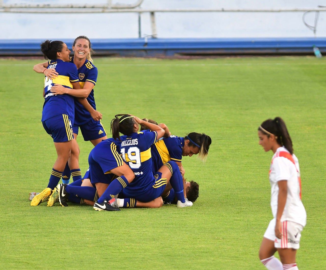 Boca primer Campeón de la liga femenina en la era profesional.