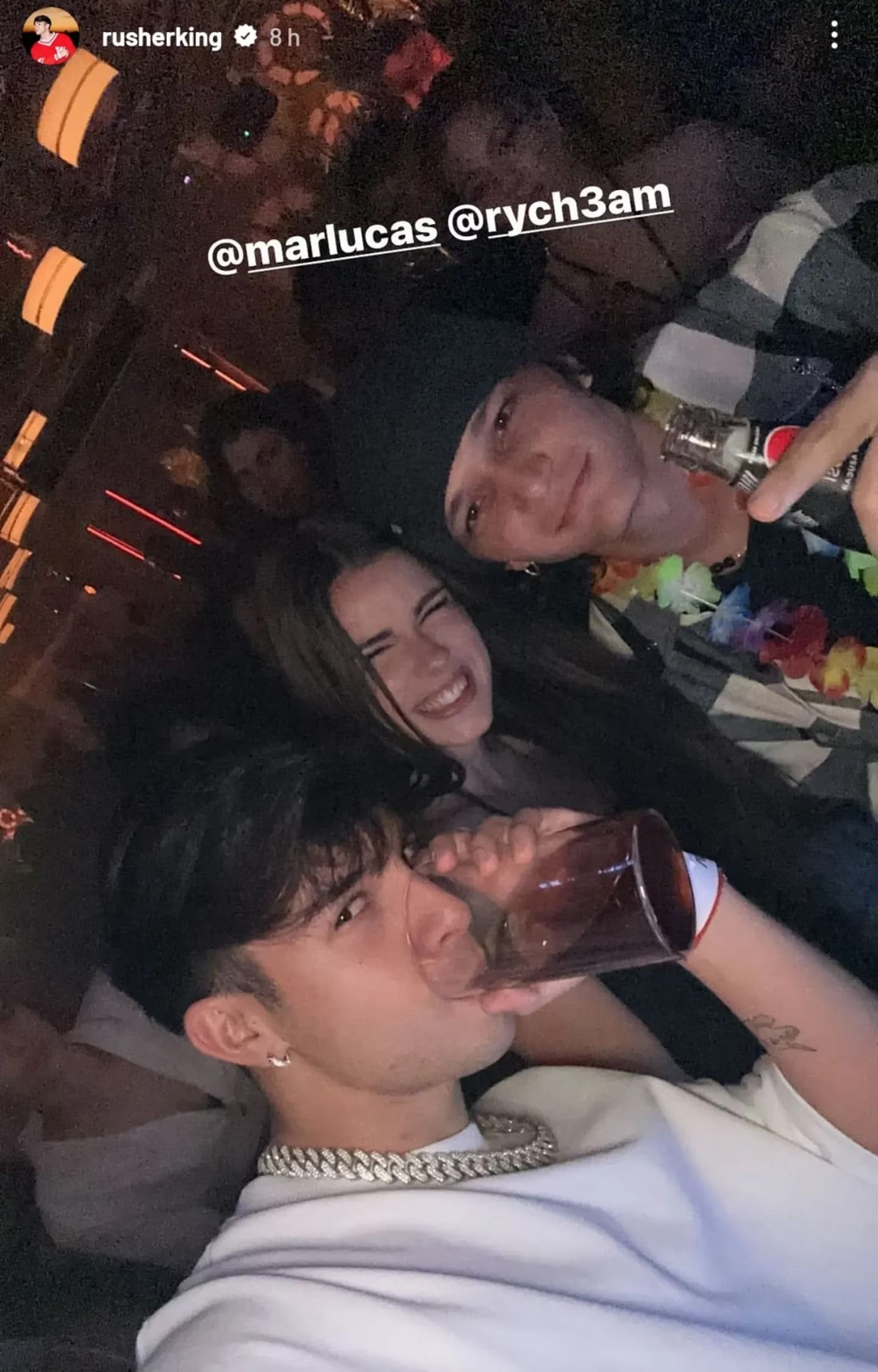 El rapero fue visto con Mar Lucas en España y da indicios de su amorío.