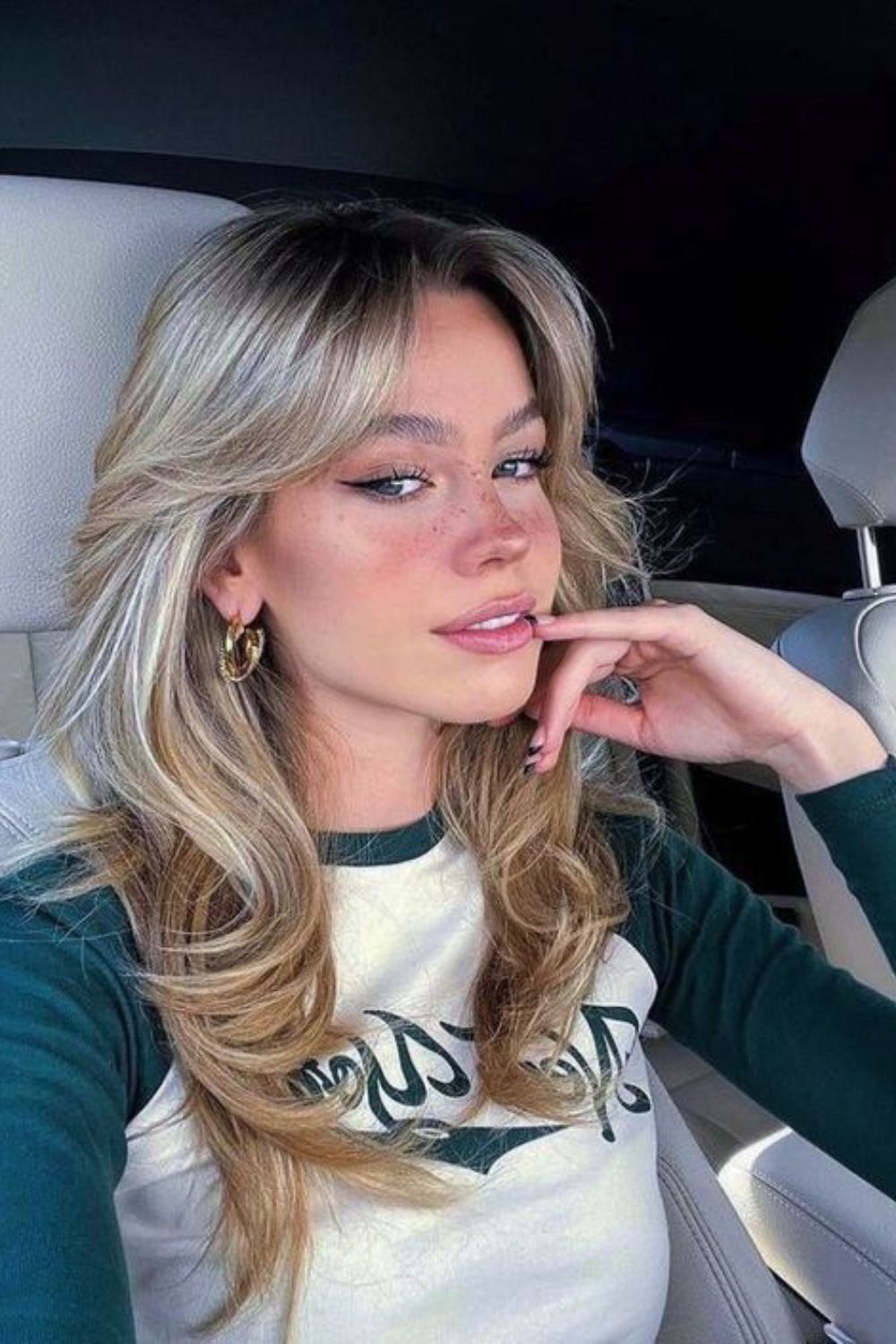 El corte butterfly se llama así por los picos desmechados que van hacia afuera del rostro y que simulan unas alas de mariposa.