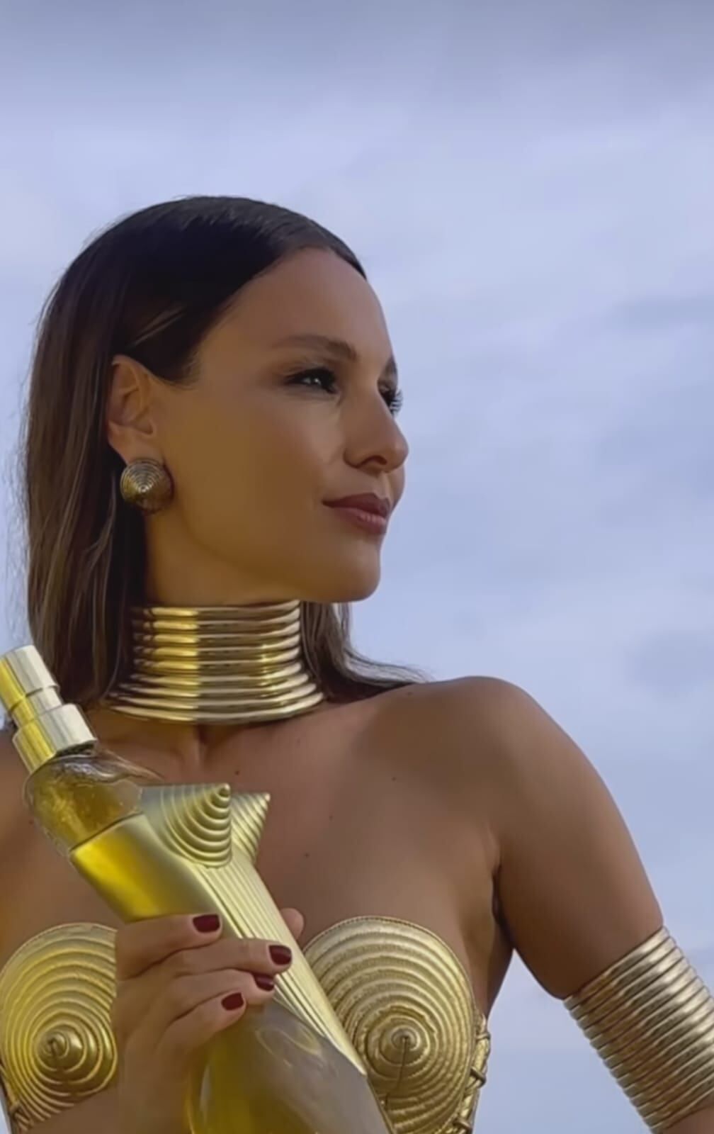 Pampita subió la temperatura en redes con un look infartante