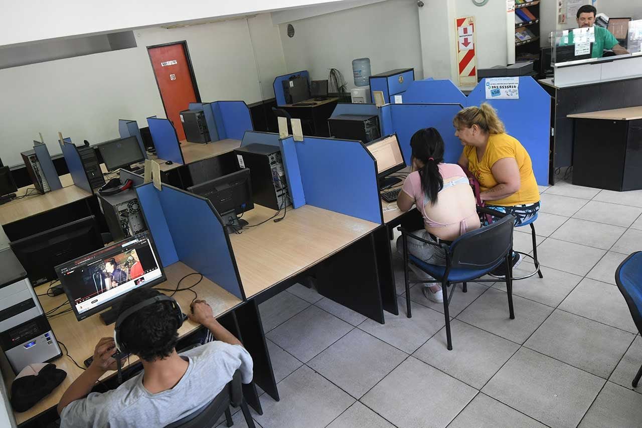 Cómo sebreviven y trabajan los Ciber en Mendoza enfrentando la era de la tecnológia avanzada Foto: José Gutierrez / Los Andes