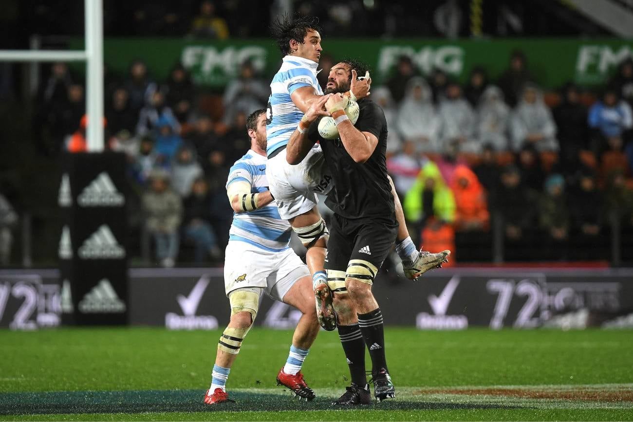 Samuel Whitelock, segunda línea de Nueva Zelanda, en duda para enfrentar a Los Pumas en Mendoza. (AP)