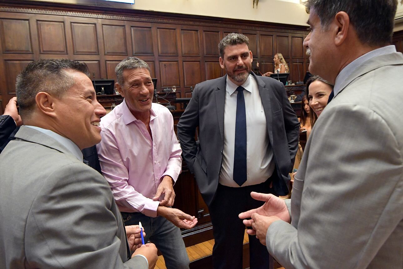 Legislatura Provincial, Cámara de Senadores, Debate por Cerro AmarilloSenadores Alejandro Bermejo, Martín Kerchner el vicegobernador Mario AbedFoto: Orlando Pelichotti