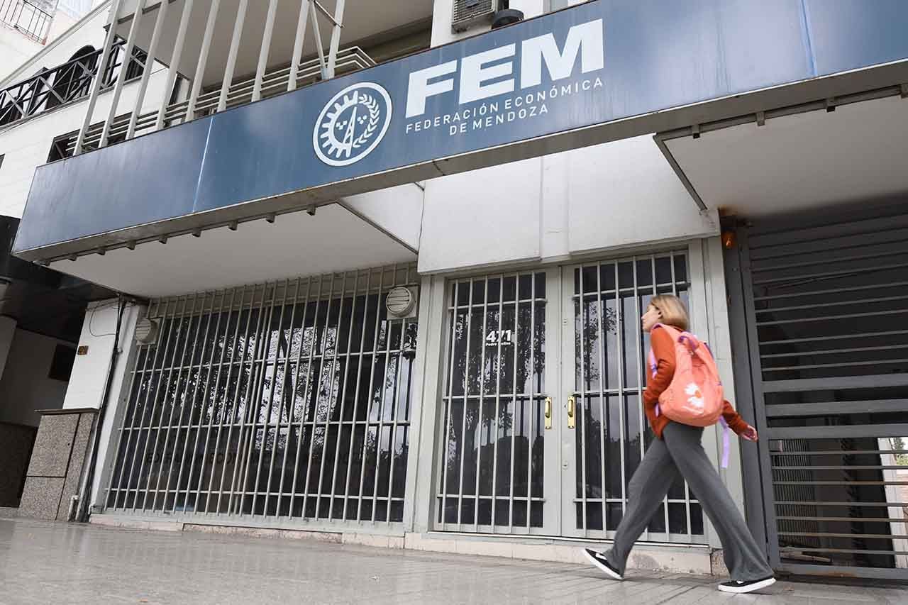 Frente del edificio de la Federación Económica de Mendoza, ubicado en calle Pedro Molina 471 de CiudadFoto:José gutierrez / Los Andes