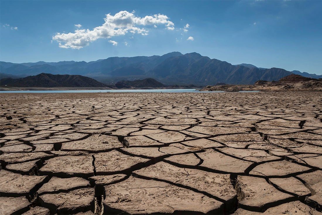 Crisis hídrica Dique Potrerillos
El caudal de los ríos y el llenado de los embalses de la provincia se encuentran en su mínimo histórico. 

Foto: Ignacio Blanco / Los Andes