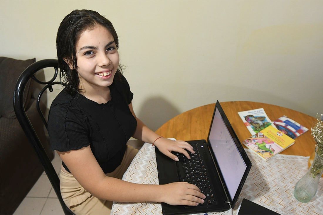 Agustina Julieta Benitez Chana, ganadora de la Beca Adolfo Calle, en 2022. Foto: José Gutierrez / Los Andes