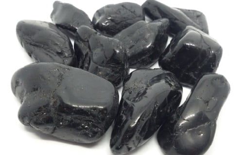 Las turmalinas negras son las más indicadas para absorber las ondas de los dispositivos electrónicos.