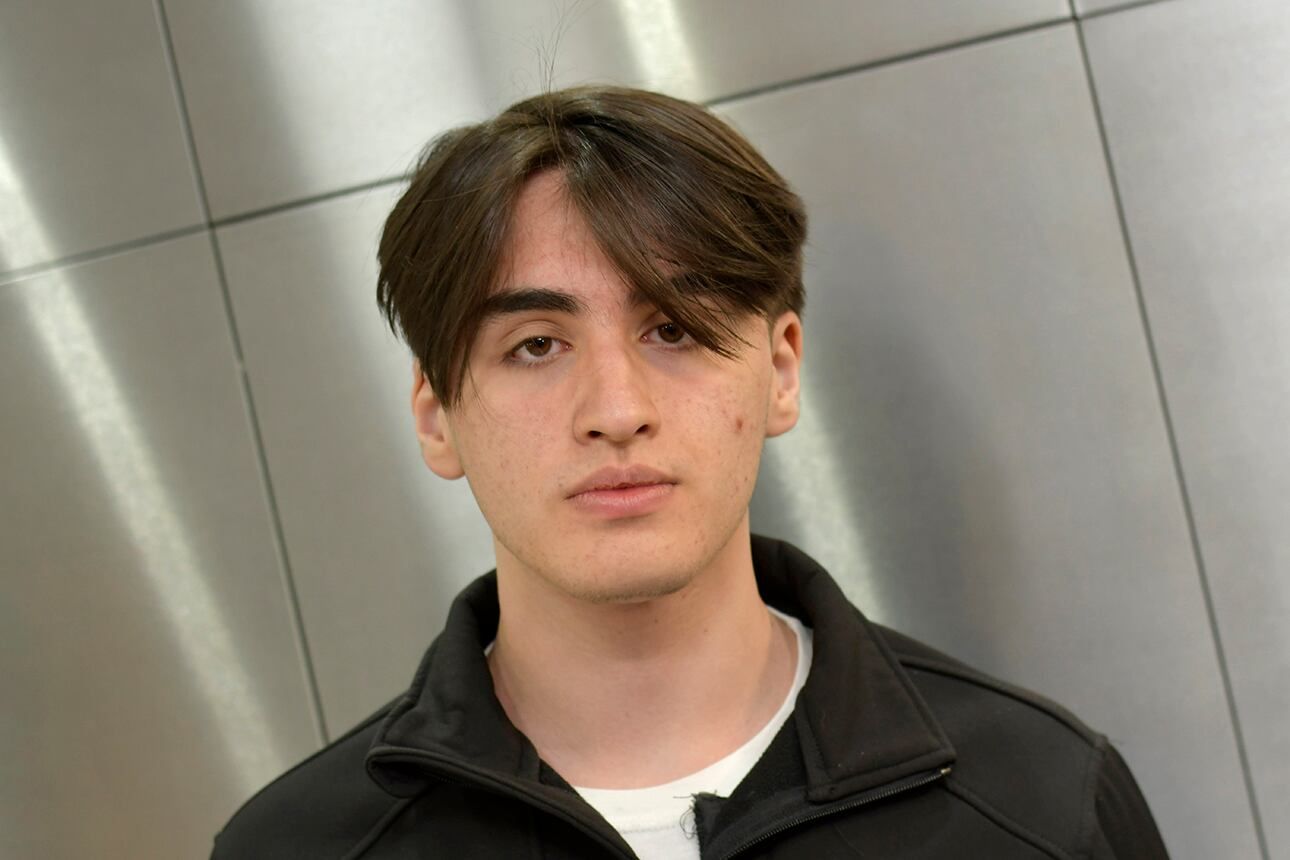Jóvenes que votarán por primera vez en las próximas elecciones Santiago Pedone  Foto. Orlando Pelichotti