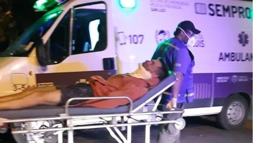 El incendiario debió ser hospitalizado. Gentileza Diario la República.