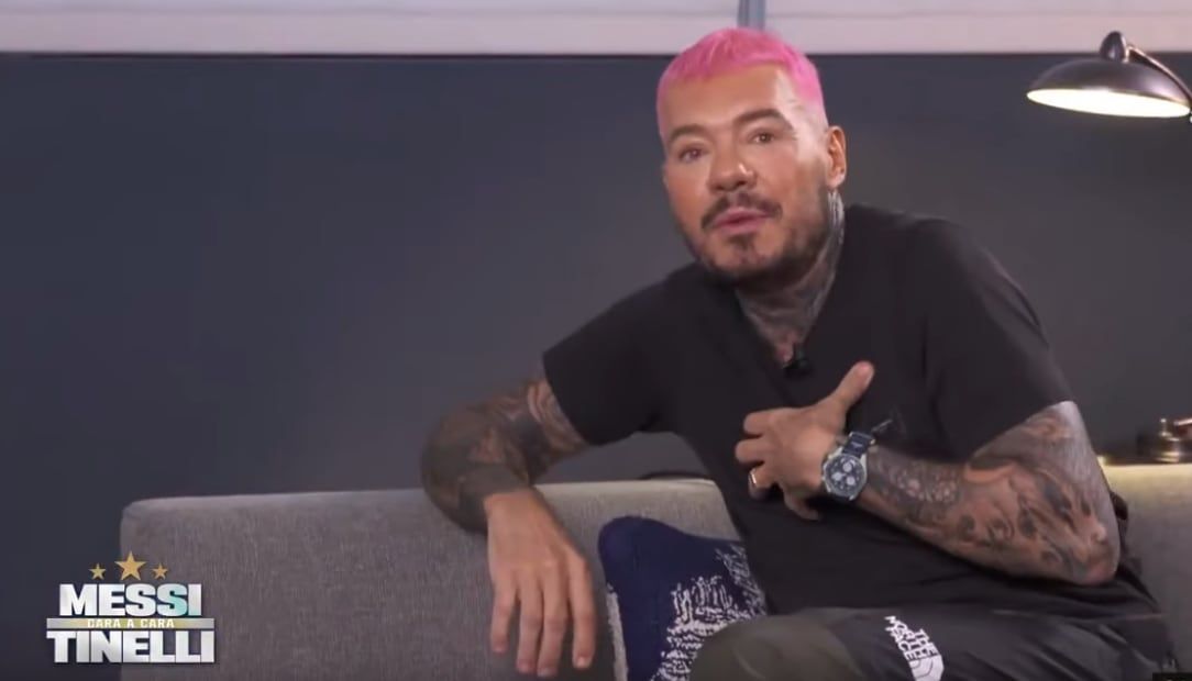 Los usuarios de las redes no perdonaron el cambio de look del conductor y los memes estuvieron a la orden del día.