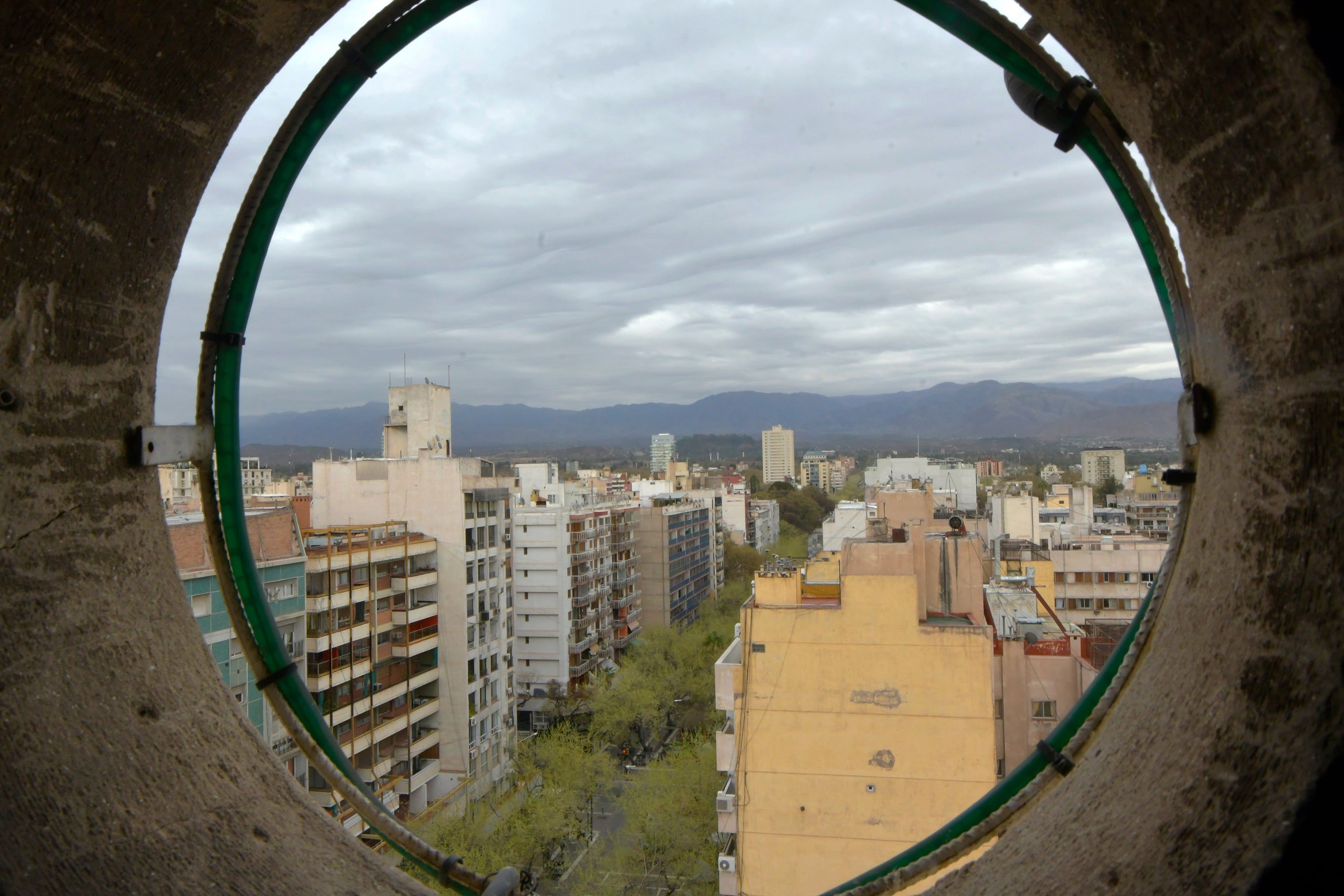 Pasaje San Martín 
Una vista hacia el oeste, desde Peatonal Sarmiento y Avenida San Martín. Foto:  Orlando Pelichotti/ Los Andes