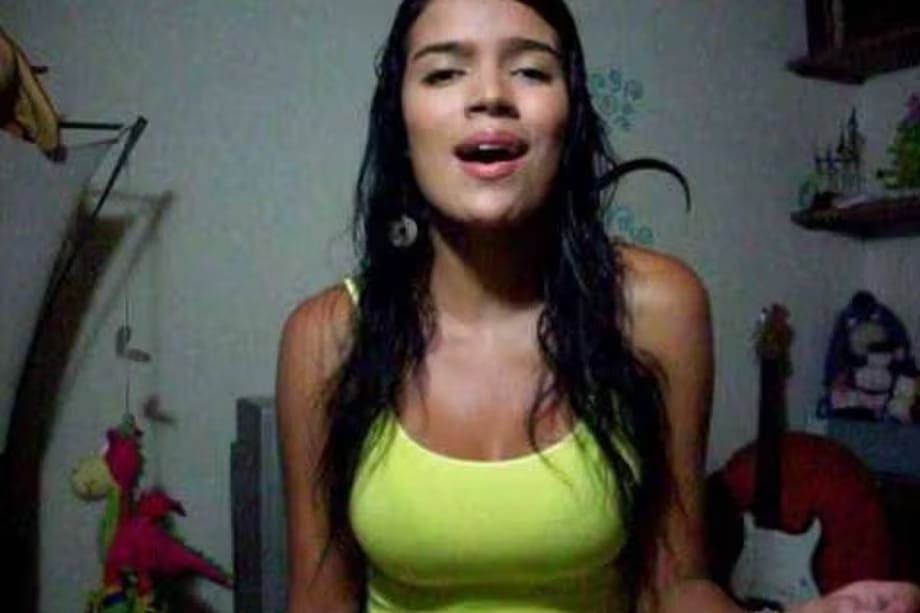 Así lucia Karol G de adolescente.