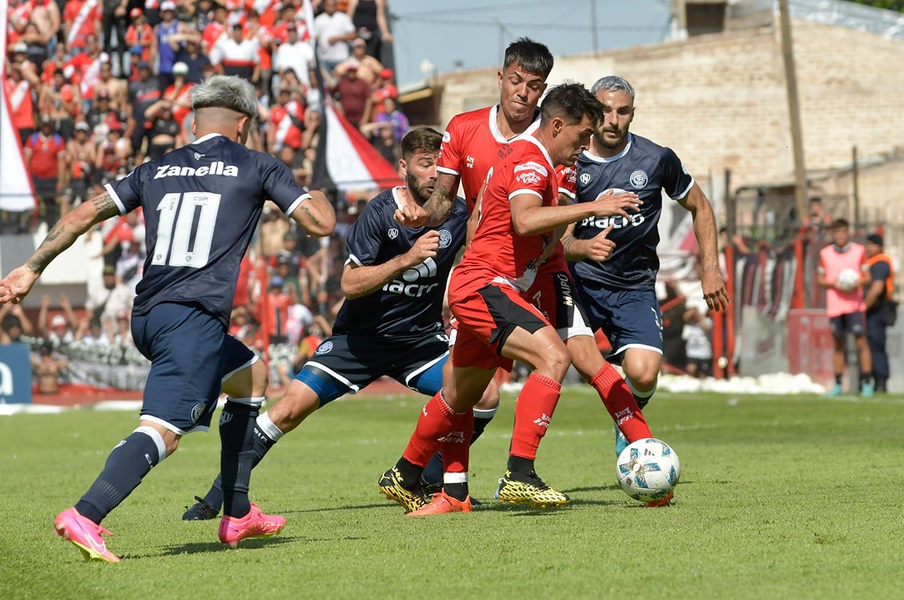 Independiente Rivadavia le ganó al Deportivo Maipú y jugará la final por el primer ascenso. Foto. Orlando Pelichotti