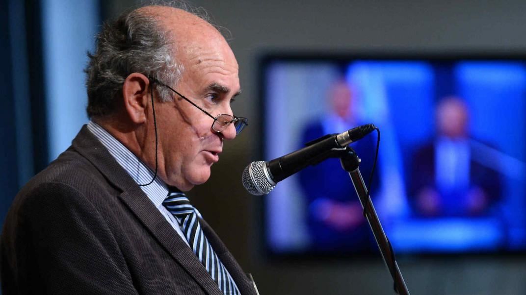 El senador Oscar Parrilli es el autor del proyecto que busca la vuelta de "Fútbol para Todos".