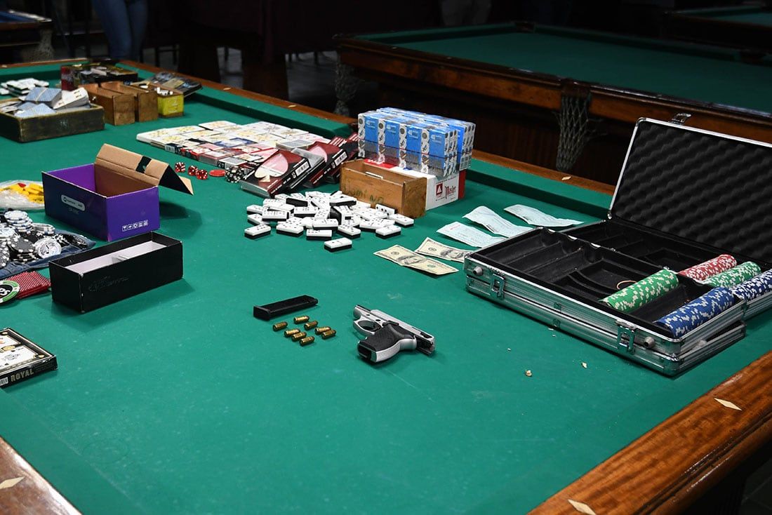 Parte de lo incautado por la Policía. Marcelo Rolland/Los Andes