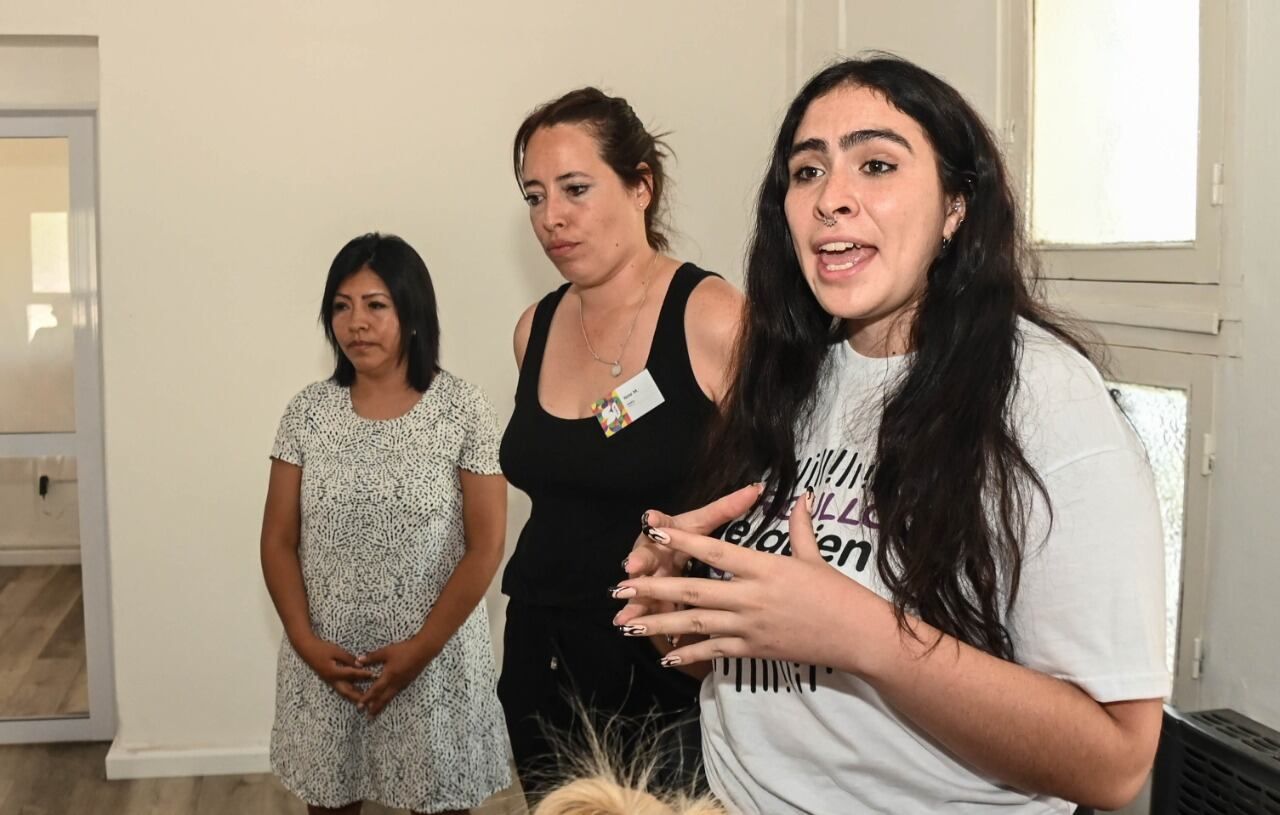 Se realizó en ModoSi una charla sobre cuidados de la piel. Este es un espacio específico para adolescentes y jóvenes, con un modelo de atención basado en la promoción y prevención de la salud. Foto: Prensa Godoy Cruz