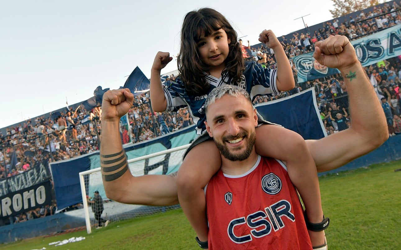 Elordi, una de las figuras. Independiente Rivadavia le ganó al Deportivo Maipú y jugará la final por el primer ascenso a la Liga Profesional.
Foto: Orlando Pelichotti