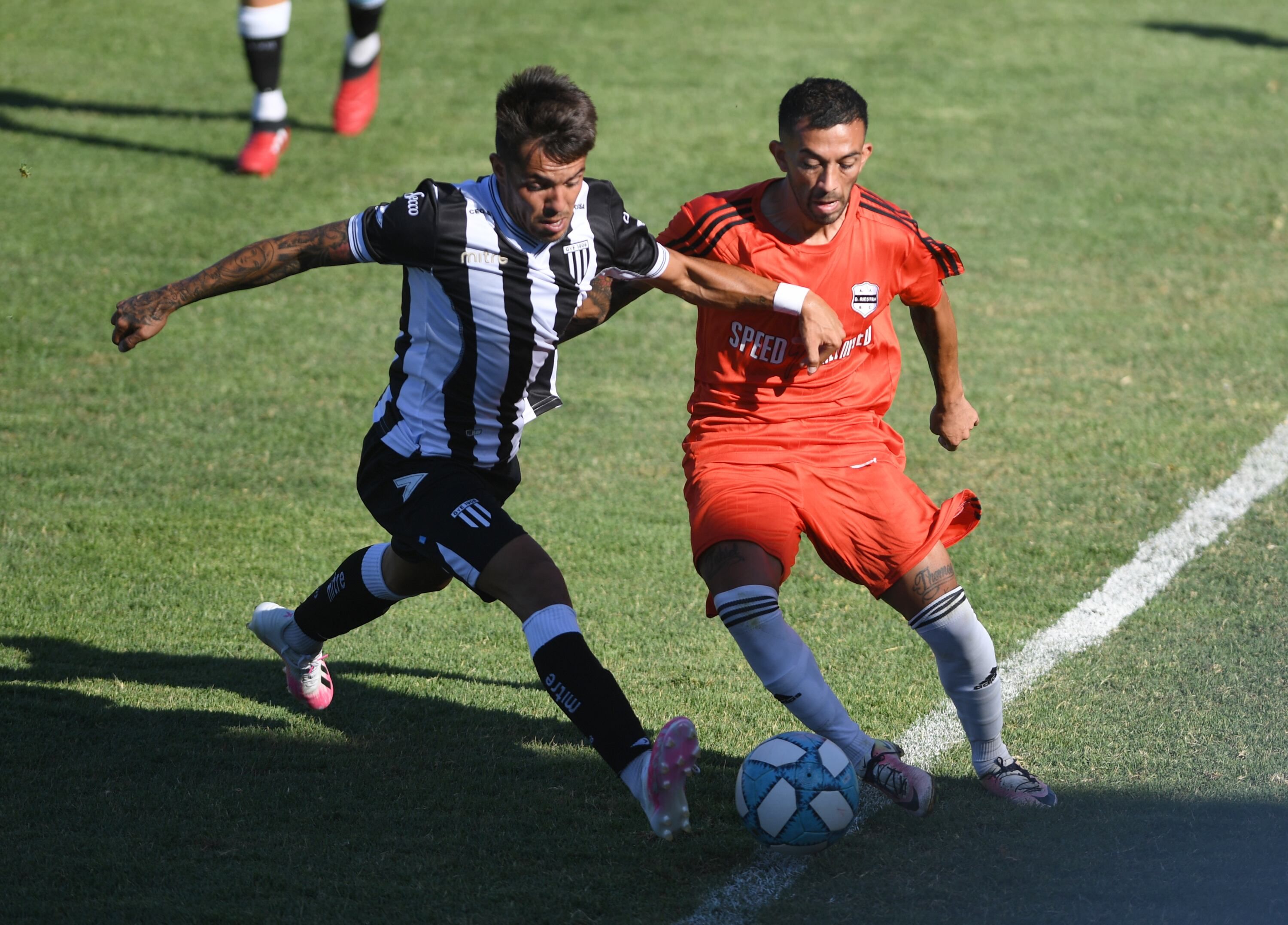 Telam, Buenos Aires, 14 de diciembre de 2020: Escena del encuentro entre Deportivo Riestra y Gimnasia y Esgrima de Mendoza por la tercera fecha de la Primera Nacional. Foto: Maximiliano Luna/cf/Telam