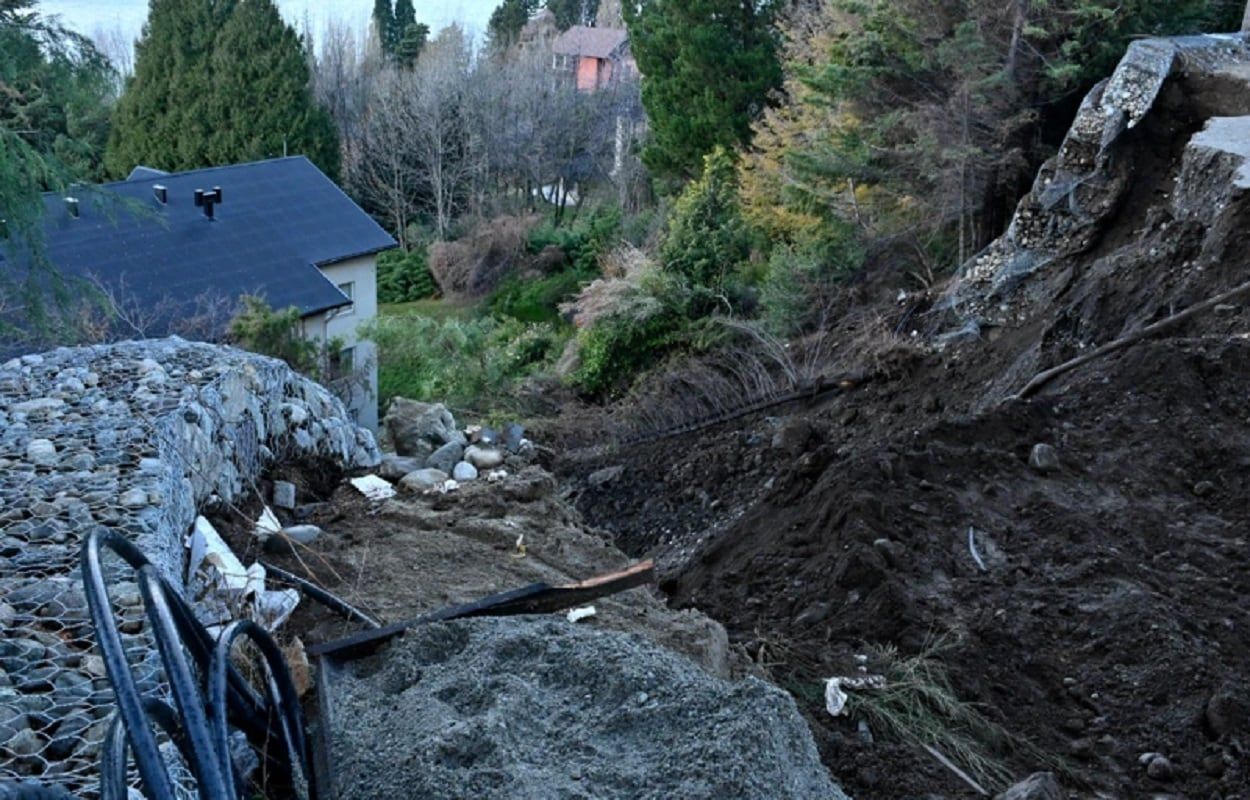 Tres muertos, el saldo del deslave en un hotel de Bariloche (Gentileza / Diario Río Negro)
