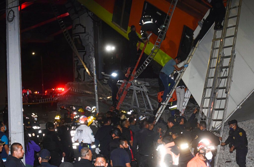 Las imágenes de la tragedia en el metro de la Ciudad de México -