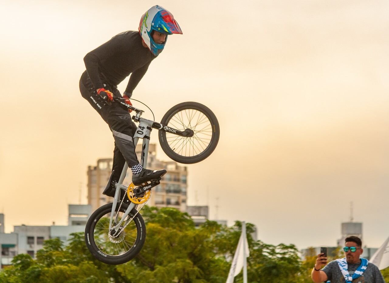 Franco en pleno vuelo a la primera victoria Junior de su carrera./ Gentileza