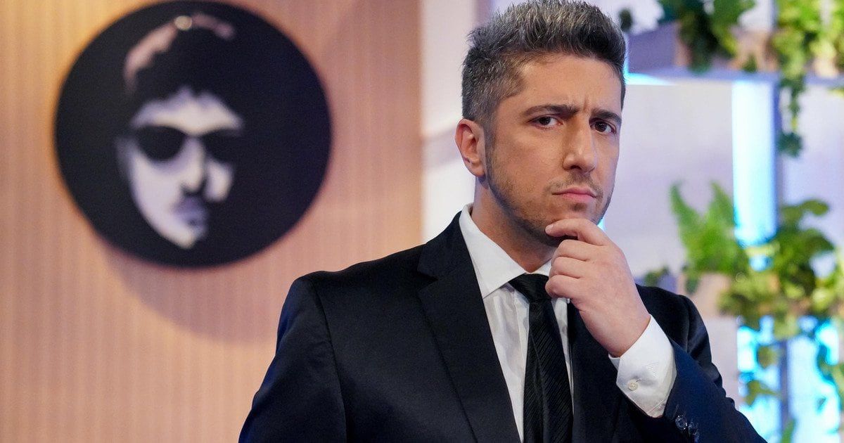 Su ciclo "Los Mammones" es a prueba de horarios y consiguió en pocos días levantar el rating de América en el prime time.