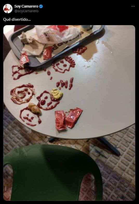 Ocurrió en un local de comidas rápidas - X