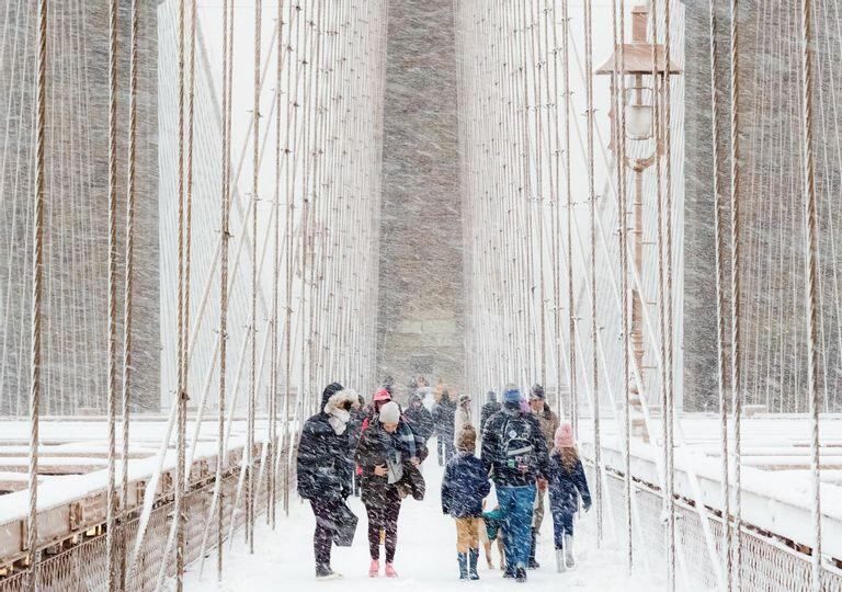 La ganadora. El puente de Brooklyn, en Nueva York, durante una fuerte tormenta de nieve. (Rudolf Sulgan)