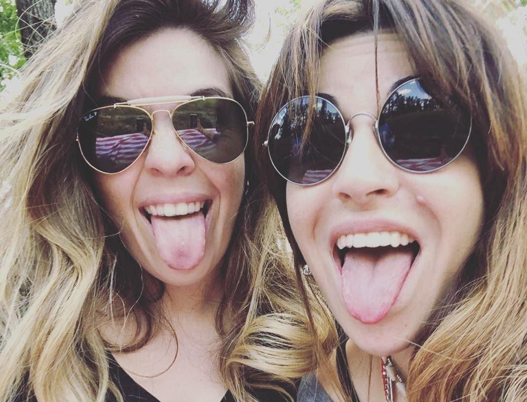 Dalma y Gianina preocupadas.