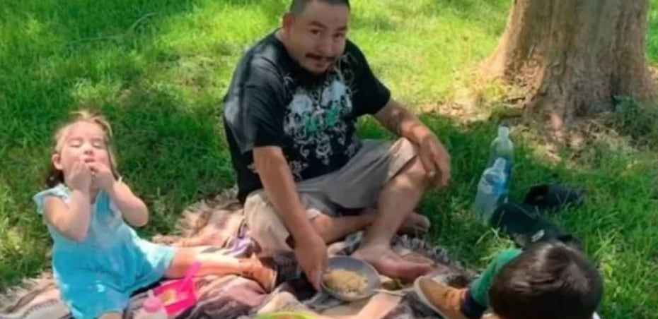 Un hombre con coronavirus y conectado a un respirador se despidió de su familia minutos antes de morir.